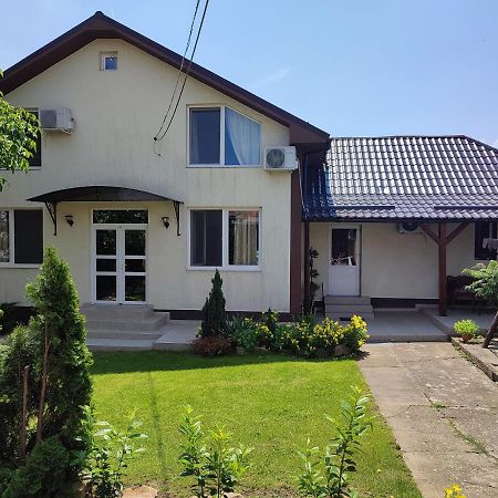 ホテル Casa Laur Băile Felix エクステリア 写真