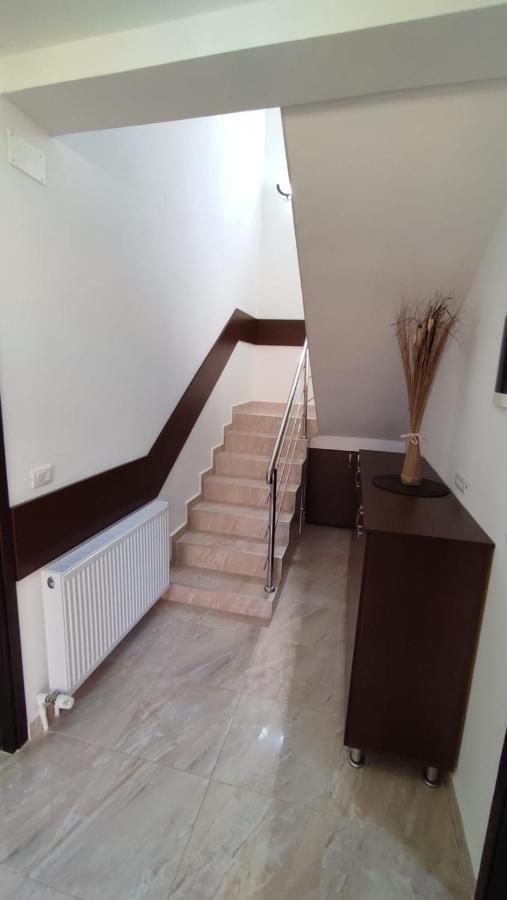 ホテル Casa Laur Băile Felix エクステリア 写真