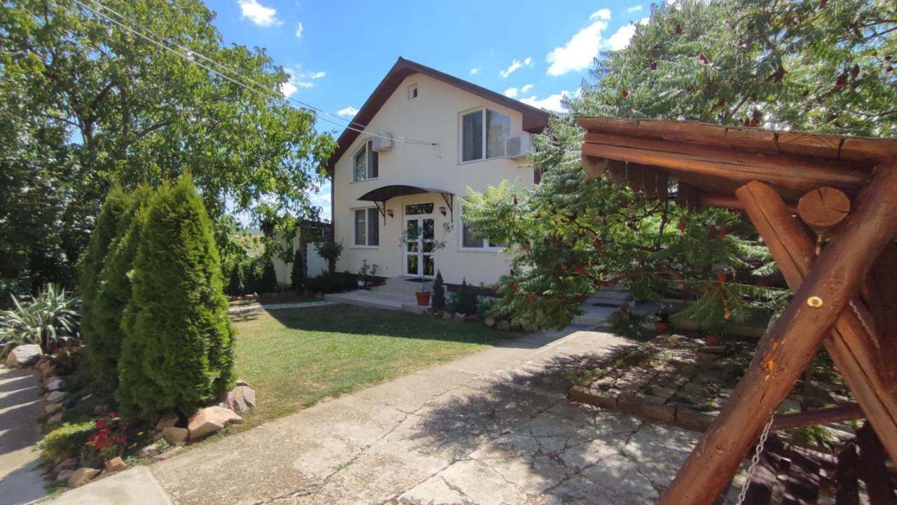 ホテル Casa Laur Băile Felix エクステリア 写真
